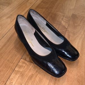 CROCODILE Ferragamo Flats!!